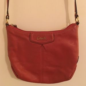 Coach leather purse, beautiful condition!